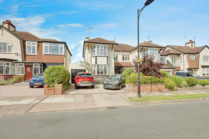 4 Bedroom Semi-Detached House For Sale In Western Road, Leigh-on-sea, SS9