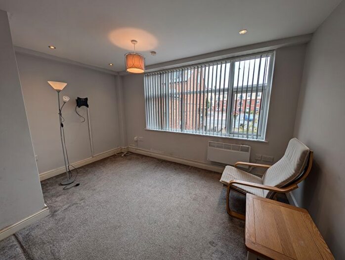 2 Bedroom Flat To Rent In Haydon House, Studley Warwickshire., B80