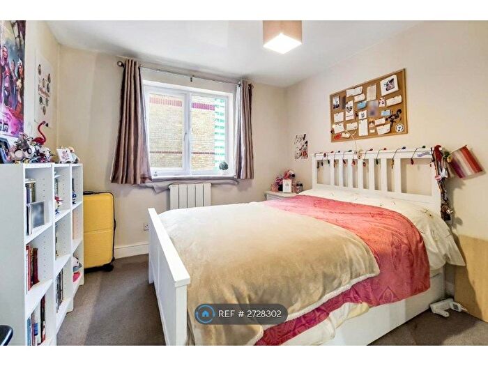 1 Bedroom Flat To Rent In Century House, London, SE8