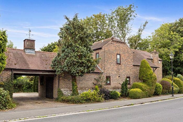 4 Bedroom Detached House For Sale In The Street, Bramber, BN44