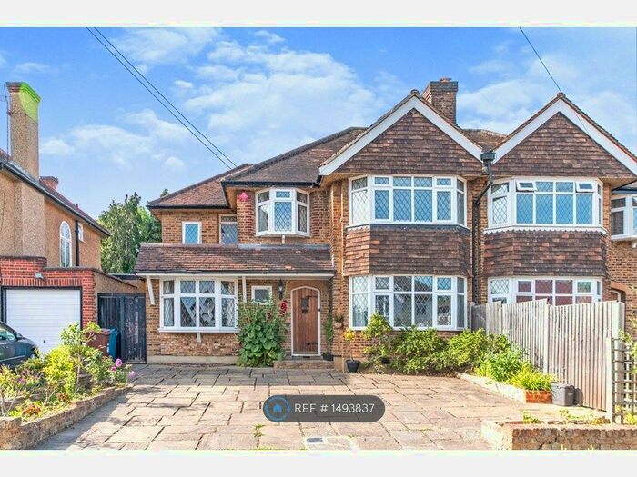 4 Bedroom Semi-Detached House To Rent In Snaresbrook Drive, Stanmore, HA7