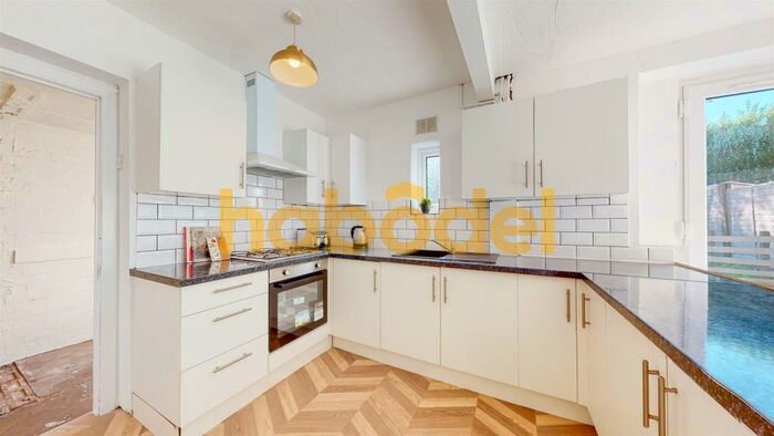 3 Bedroom Semi-Detached House To Rent In Brunswick Avenue, Horwich, Bolton, BL6