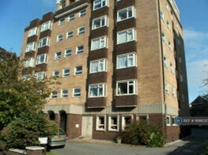 Studio To Rent In Hartington Place, Eastbourne, BN21