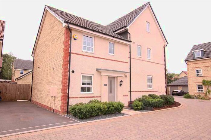 3 Bedroom Semi-Detached House To Rent In Maes Knoll Drive, Whitchurch, Bristol, BS14