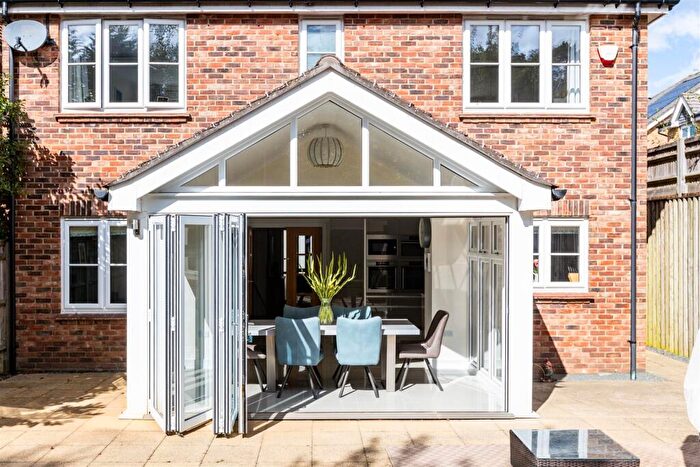 4 Bedroom Detached House For Sale In Sycamore Mews, Caterham, CR3