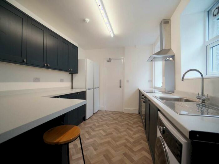 7 Bedroom House To Rent In Holyhead Road, Bangor, LL57