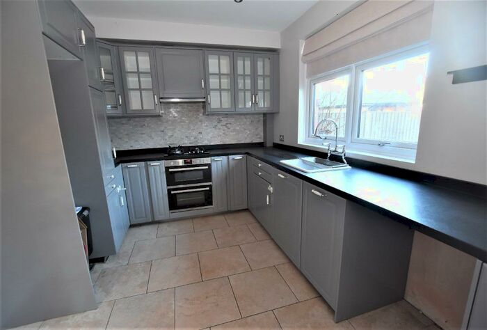 3 Bedroom Semi-Detached House To Rent In Longfield Road, Hartshill, ST4