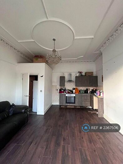2 Bedroom Flat To Rent In Croxteth Road, Liverpool, L8