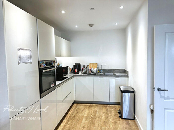 1 Bedroom Flat To Rent In Madeira Street, London, E14