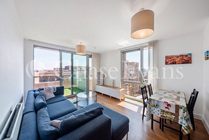 2 Bedroom Flat To Rent In Devons Road, St Andrews, Bow, London, E3