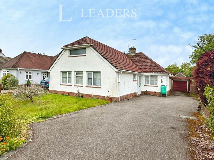 3 Bedroom Bungalow For Sale In Cavendish Drive, Waterlooville, Hampshire, PO7