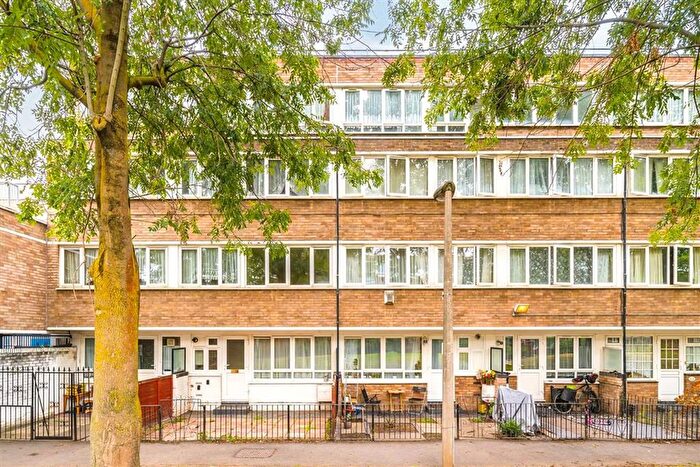 3 Bedroom Maisonette For Sale In Musbury Street, Stepney Green, E1