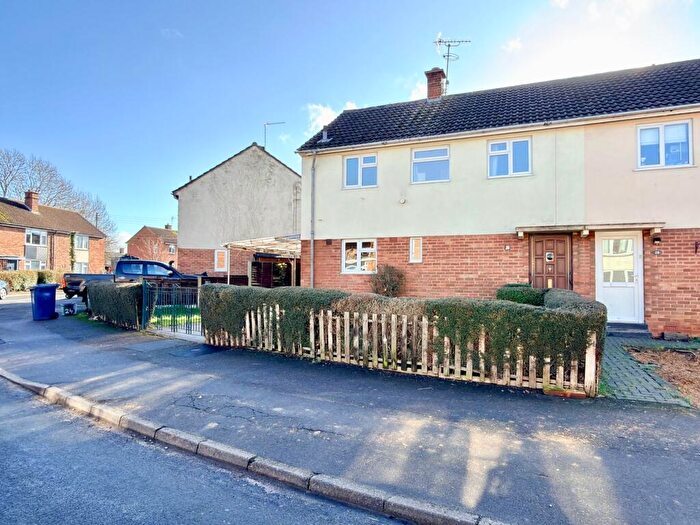 3 Bedroom Semi Detached House For Sale In Sycamore Road, Tewkesbury, GL20