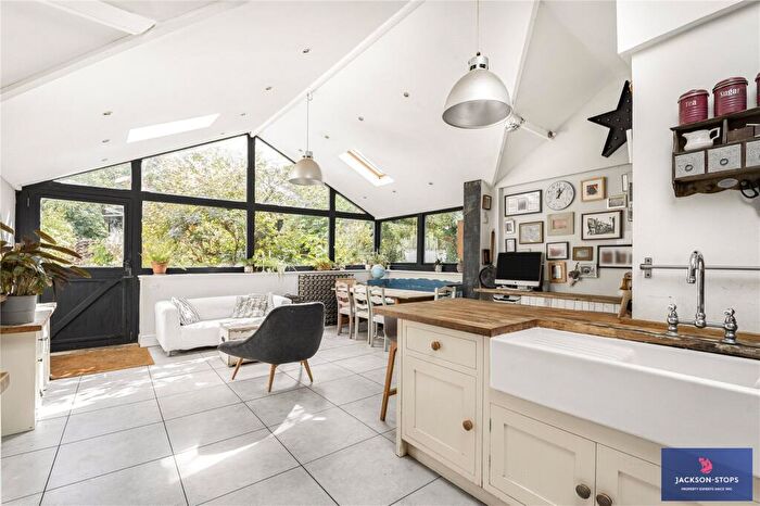 4 Bedroom Detached House For Sale In Manor Road, Grendon, Northamptonshire, NN7