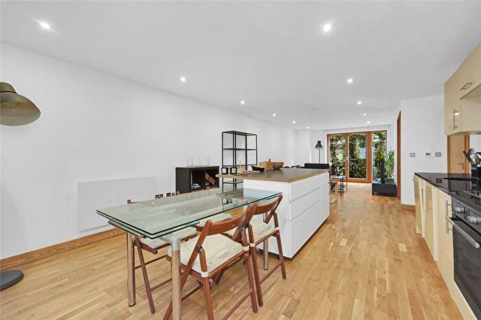 2 Bedroom Apartment For Sale In Ink Court, E3