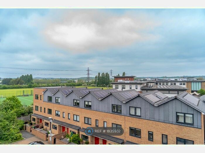 2 Bedroom Flat To Rent In Bodiam Court, London, E17