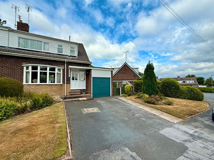 3 Bedroom Semi-Detached House For Sale In The Spinney, Wakefield, West Yorkshire, WF2