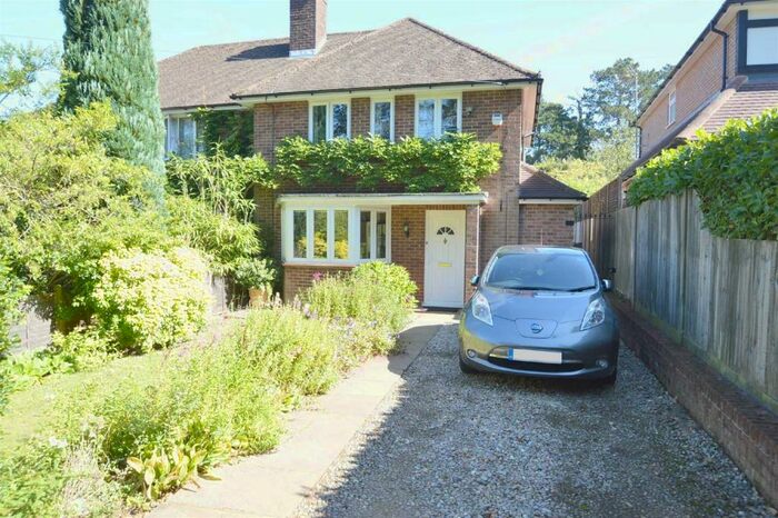 3 Bedroom Semi-Detached House To Rent In Rickman HillCoulsdon, CR5