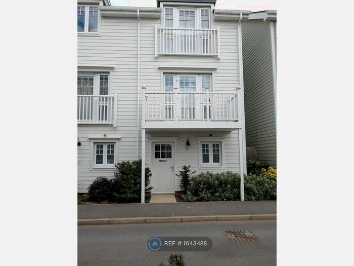 3 Bedroom Semi-Detached House To Rent In Maine Street, Reading, RG2