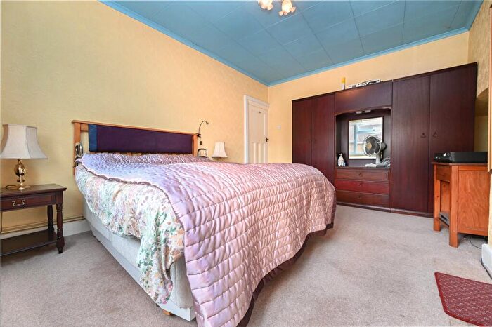 3 Bedroom End Of Terrace House For Sale In Mansel Grove, Walthamstow, London, E17