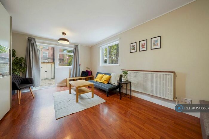 4 Bedroom End Of Terrace House To Rent In Wesley Close, London, SE17