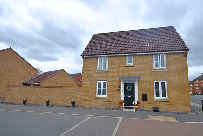 3 Bedroom Detached House For Sale In Buttermere Crescent, Lakeside, DN4