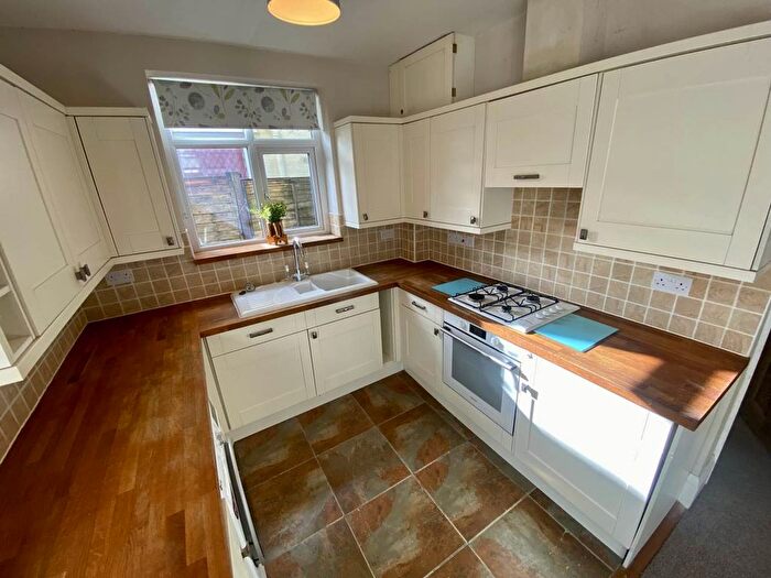 3 Bedroom Property To Rent In Lon Dan-Y-Coed, Sketty, Swansea, SA2