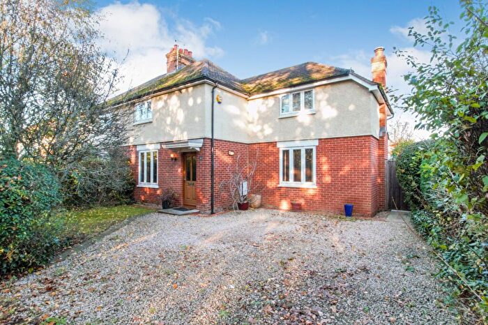 3 Bedroom Semi-Detached House For Sale In Hitches Lane, Crookham Village, GU51