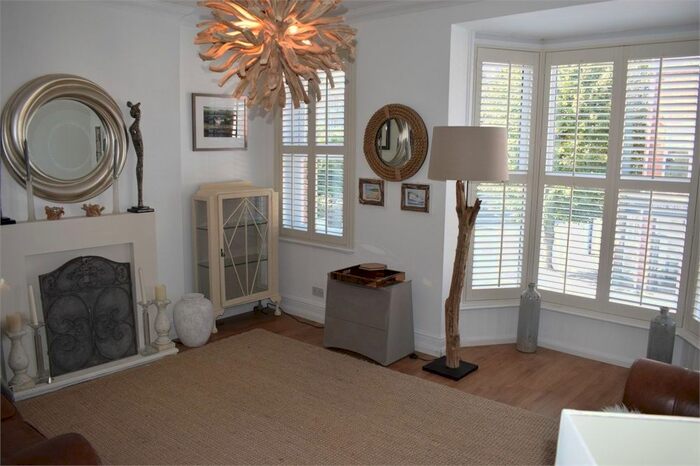 2 Bedroom Flat To Rent In Cornwall Place, Mumbles, Swansea SA3