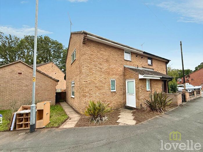 3 Bedroom Semi-Detached House For Sale In Lindholme Road, Lincoln, LN6