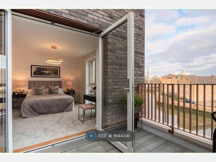 3 Bedroom Terraced House To Rent In Rope Walk, Barking, IG11