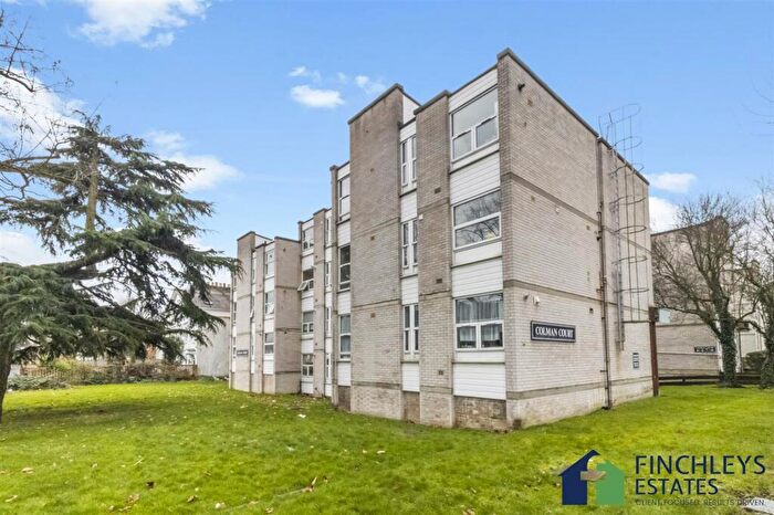 2 Bedroom Flat For Sale In Christchurch Avenue, Colman Court Christchurch Avenue, N12
