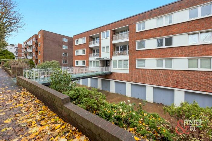 2 Bedroom Flat To Rent In Palmeira Avenue, Hove, BN3