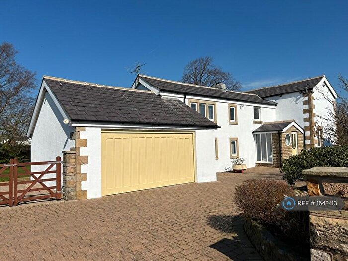 4 Bedroom Detached House To Rent In Cow Hill, Preston, PR2