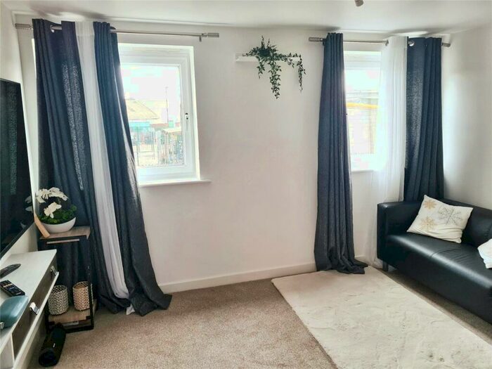 1 Bedroom Flat To Rent In Anglesea Terrace, Southampton, Hampshire, SO14