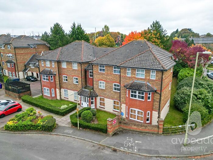 2 Bedroom Flat For Sale In Wingate Court, Aldershot, Hampshire, GU11