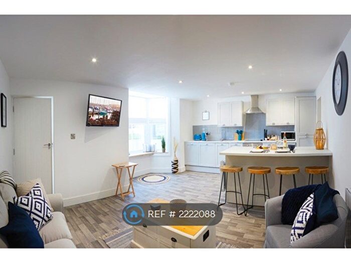 2 Bedroom Flat To Rent In Albemarle Crescent, Scarborough, YO11