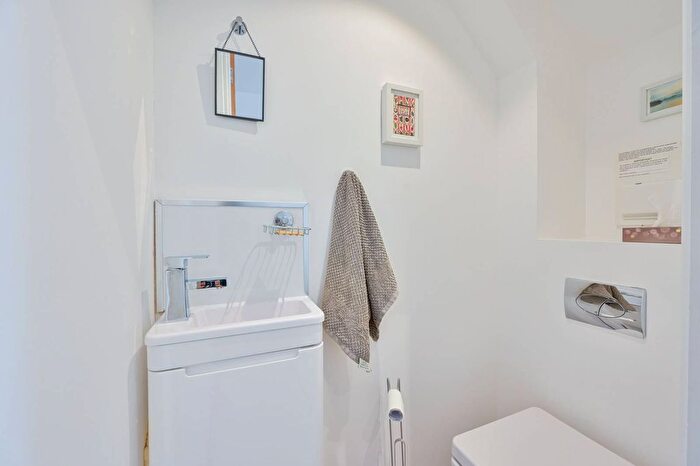 2 Bedroom Terraced House To Rent In Dunstans Road, East Dulwich, London, SE22