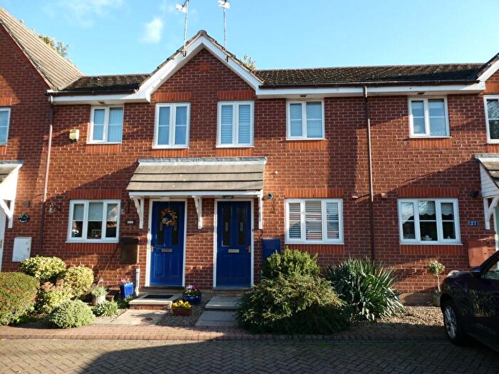 2 Bedroom Semi Detached House To Rent In Astcote Court, Kirk Sandall, DN3
