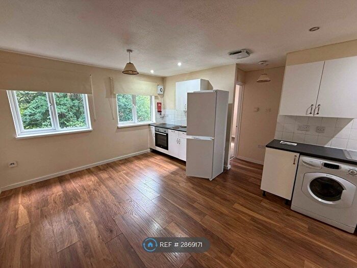 2 Bedroom Flat To Rent In Springfield, Milton Keynes, MK6