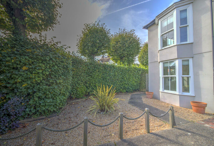 1 Bedroom Mews To Rent In Redhill Road, Rowland's Castle, Hampshire, PO9