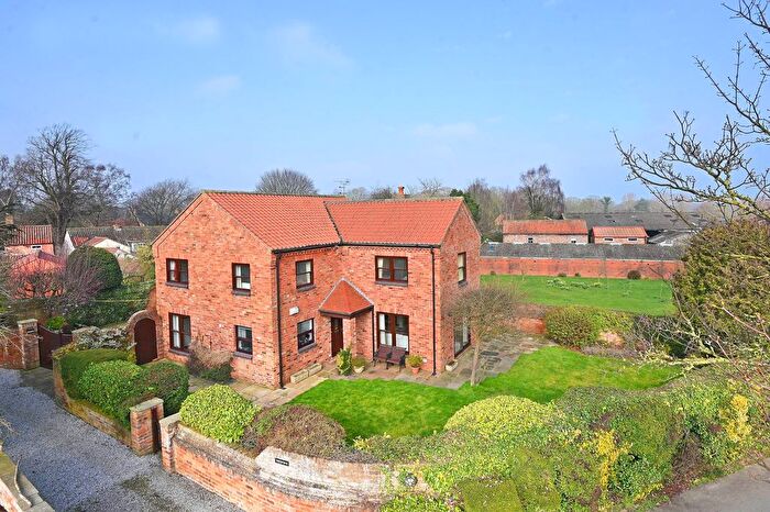4 Bedroom Detached House For Sale In Back Lane, Green Hammerton, YO26