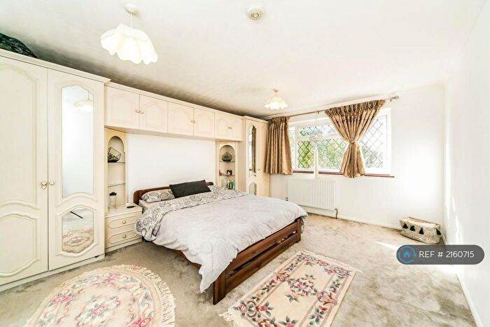 5 Bedroom Semi-Detached House To Rent In Whitley Wood Lane, Reading, RG2