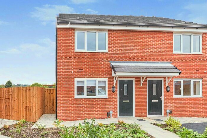 2 Bedroom House To Rent In Slim Drive, Gedling, NG4