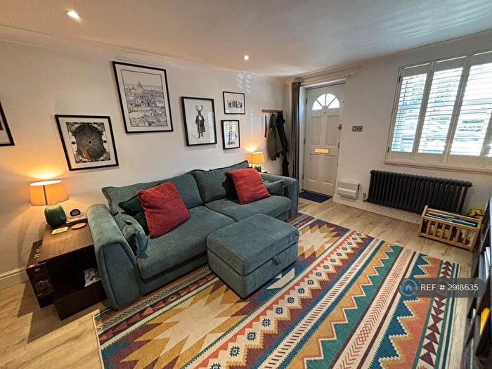 2 Bedroom End Of Terrace House To Rent In Hurst Lane, East Molesey, KT8