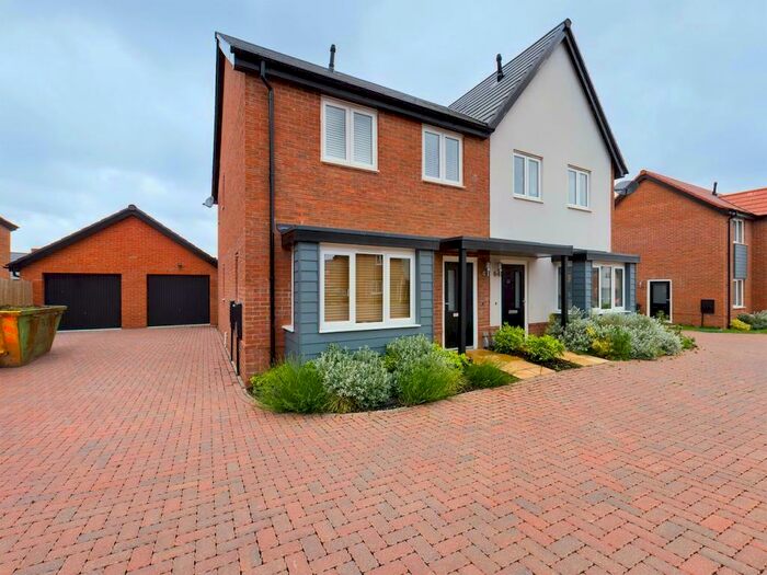 3 Bedroom Semi-Detached House To Rent In Pepper Drive, Ibstock, LE67