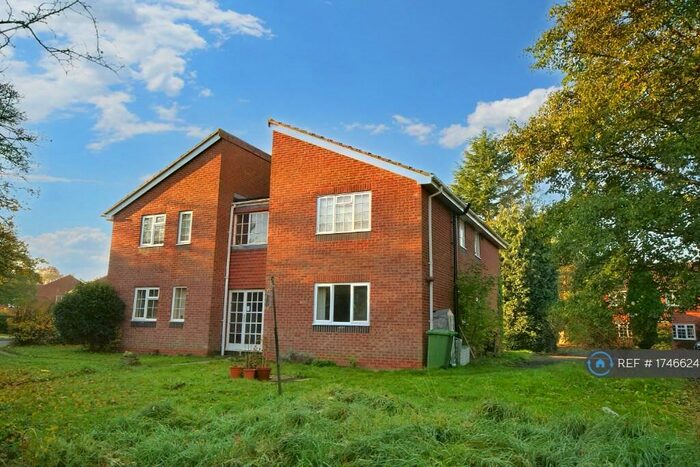 Studio To Rent In Ebourne Close, Kenilworth, CV8