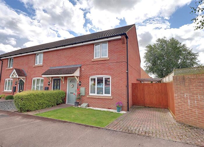 2 Bedroom End Of Terrace House For Sale In Onslow Road, Newent, GL18