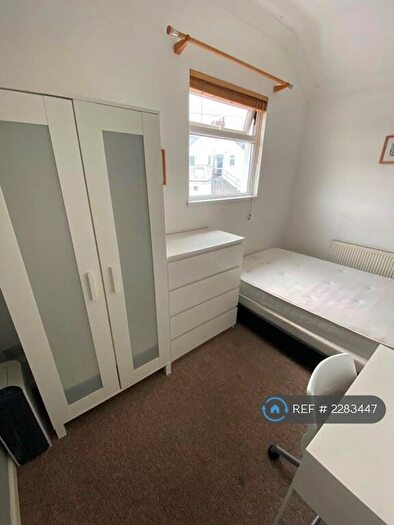 3 Bedroom Flat To Rent In Whitchurch Road, Cardiff, CF14