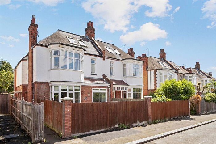 3 Bedroom Property For Sale In Laurel Road, London, SW20